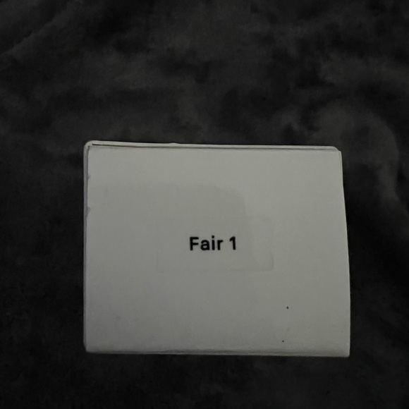 Bobbi Brown Vitamin Enriched Skin Tint Broad Spectrum SPF 15 Fair 1 1.7 Fl Oz - Picture 3 of 8